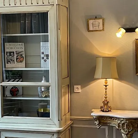 デュ クロ ヴォラン アパート *