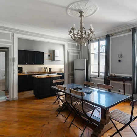 Du Clos Vorin Apartment