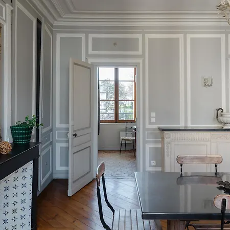 アパート デュ クロ ヴォラン