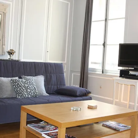 アパート デュ クロ ヴォラン *